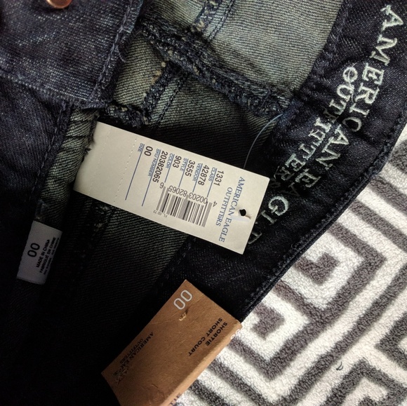 NWT AE black stitched design washed out shorts 00 - Picture 5 of 6